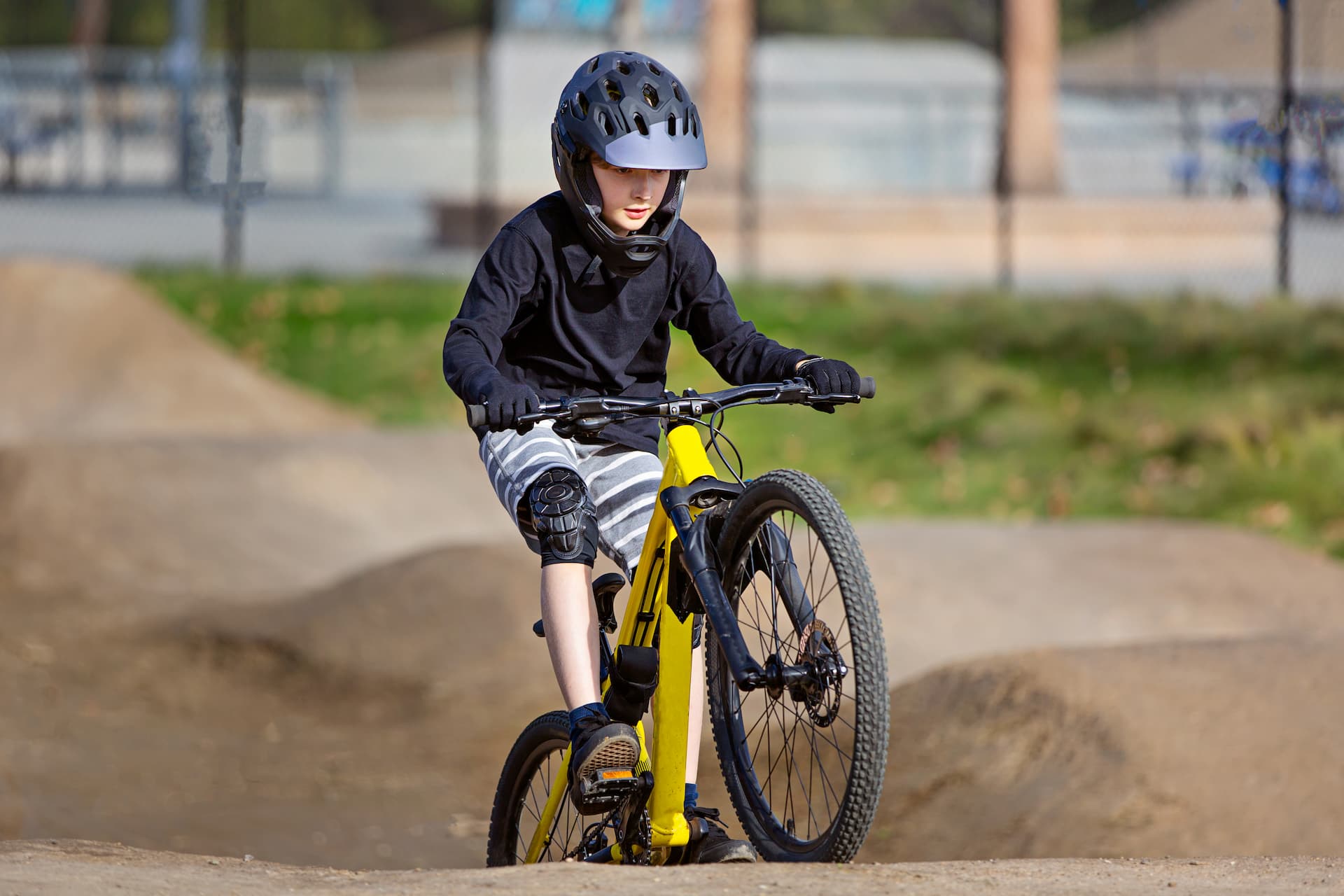 mountain bike_251692417