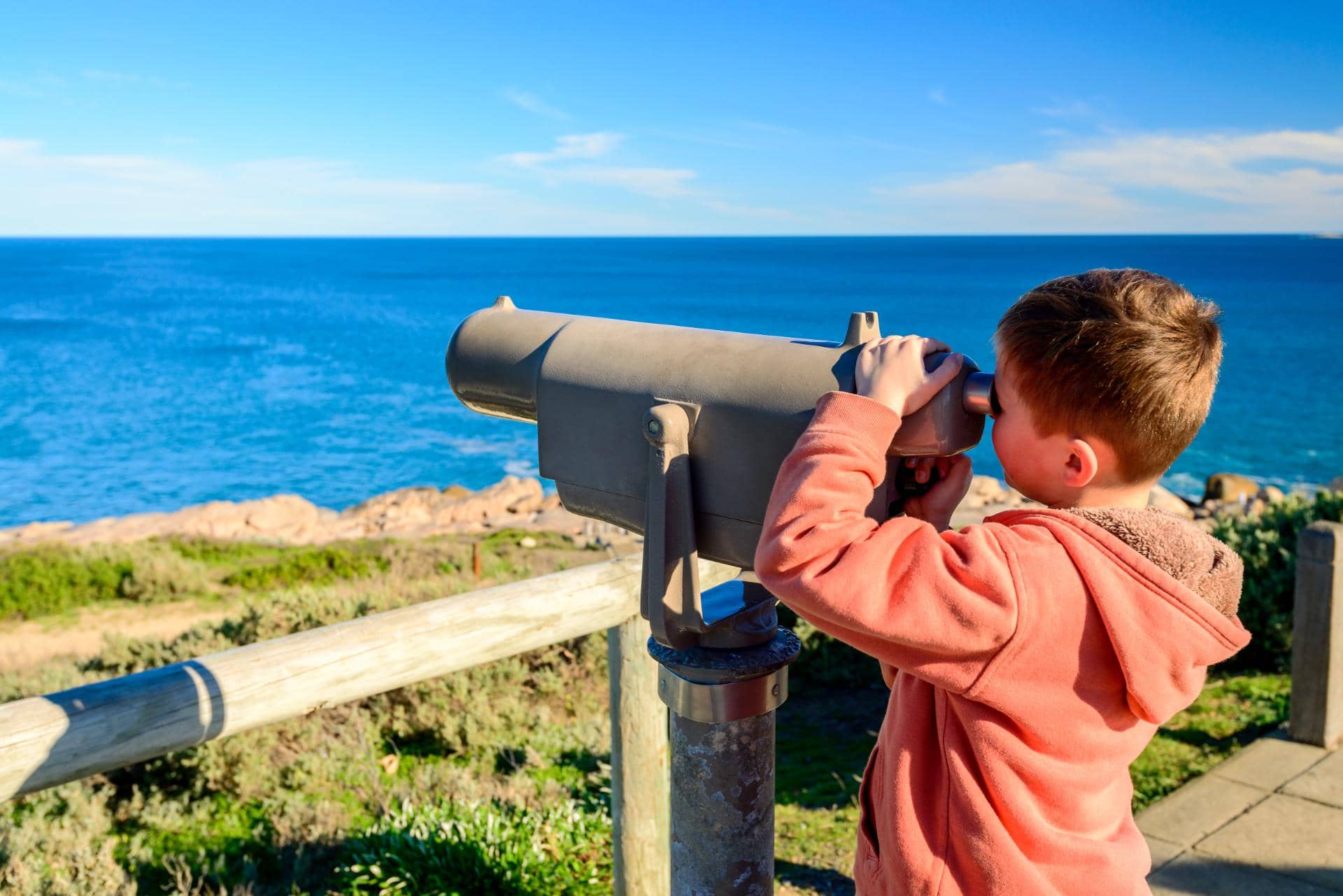 coastal-walk_124079331